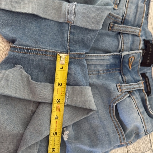 Kendall & Kylie The Icon Short Jean Shorts Size 3 / 26 - Picture 9 of 9